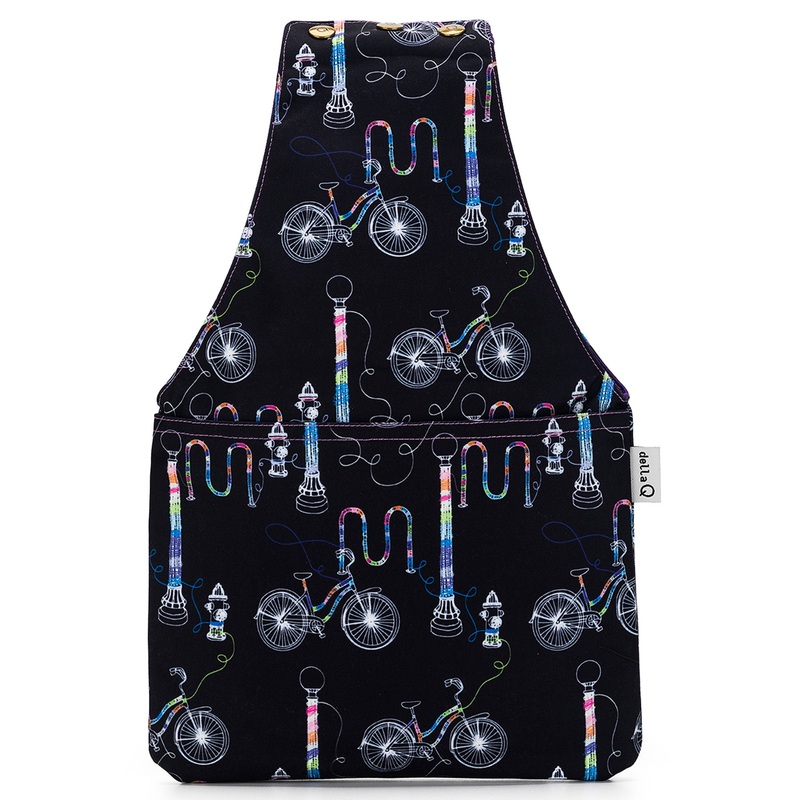 della Q Nora Wrist Bag – 1300-1 – Fabric Print Collection – Yarn Bombing