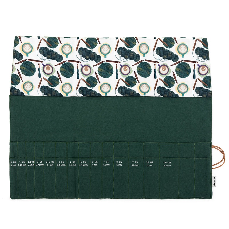 della Q Double Point Roll – 158-1 – Fabric Print Collection – Coffee and Yarn Green