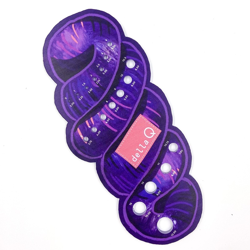 della Q Needle Gauge – Fabric Print Collection – Coffee and Yarn Purple