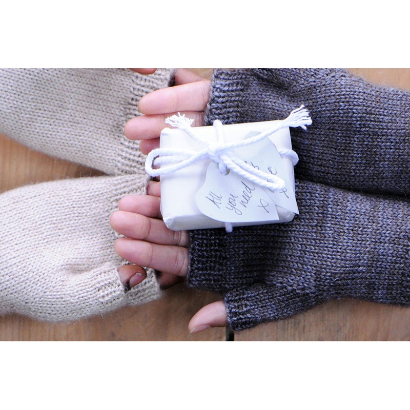 The Fibre Co. Patterns – Cable Wristwarmers – Road to China Light – PDF Download