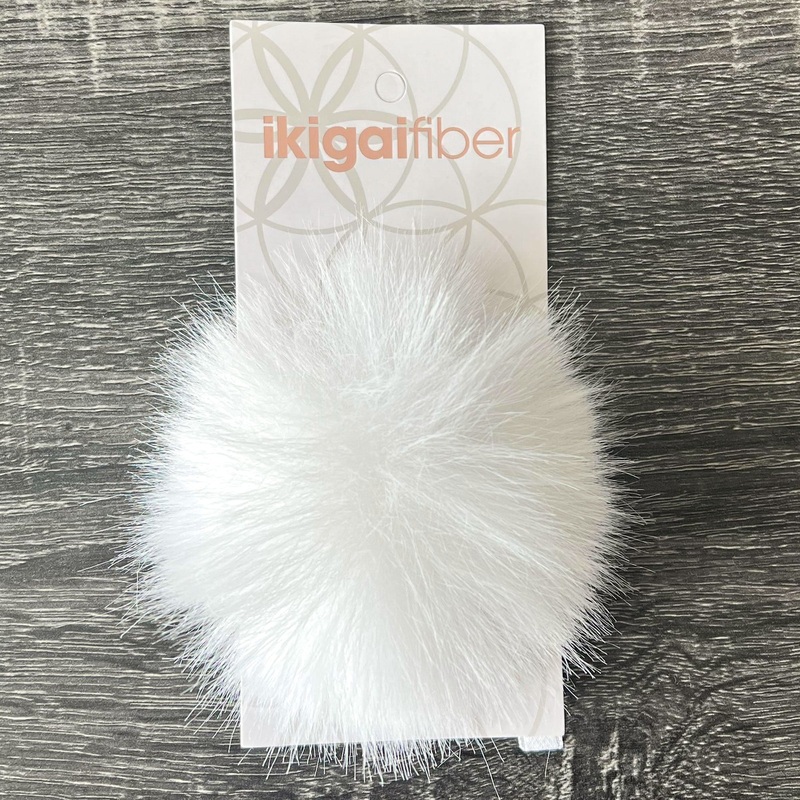 Ikigai Fiber Faux Luxe Pom Poms – Med Lux White