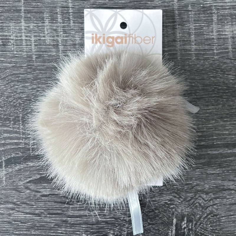 Ikigai Fiber Faux Luxe Pom Poms – Xl Lux Grey