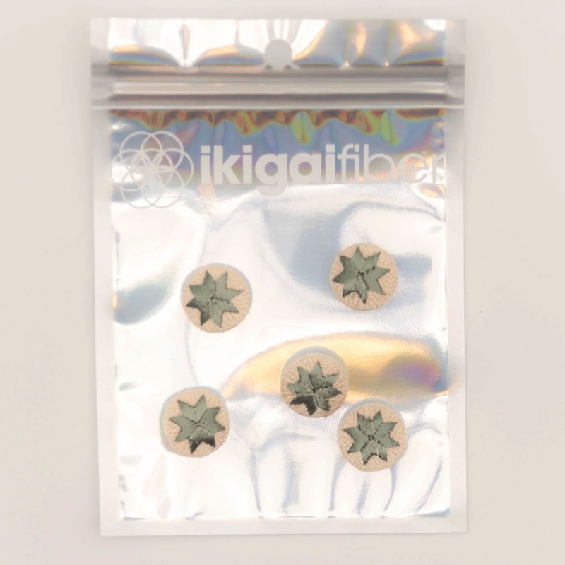 Ikigai Fiber Sew On Crystals & Buttons – Embroidered Green Star Button
