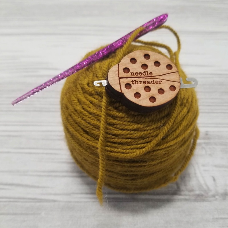 Katrinkles Needle Threader – Ladybug
