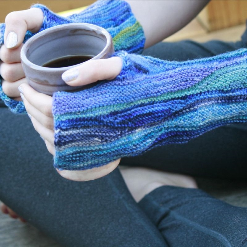 Koigu Paint Can Patterns – Snow Wave Fingerless Gloves – PDF Download