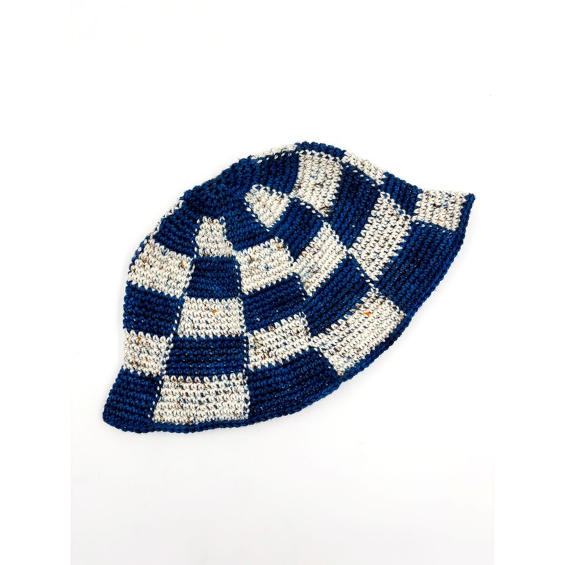 Aiyana’s Madelinetosh Oh Snap Bucket Hat