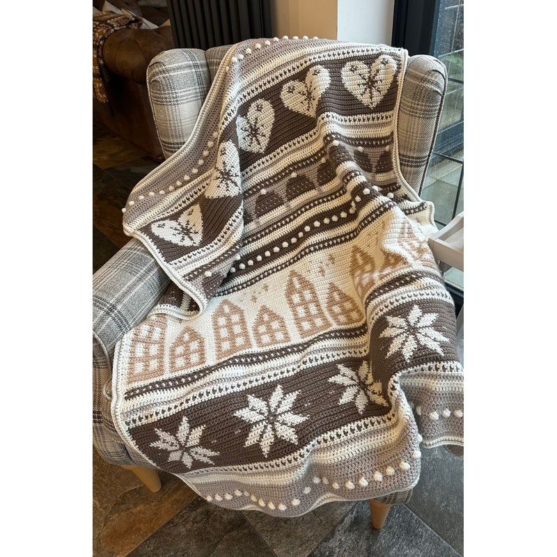 Hayfield Cosy Winter Wishes Blanket Kit