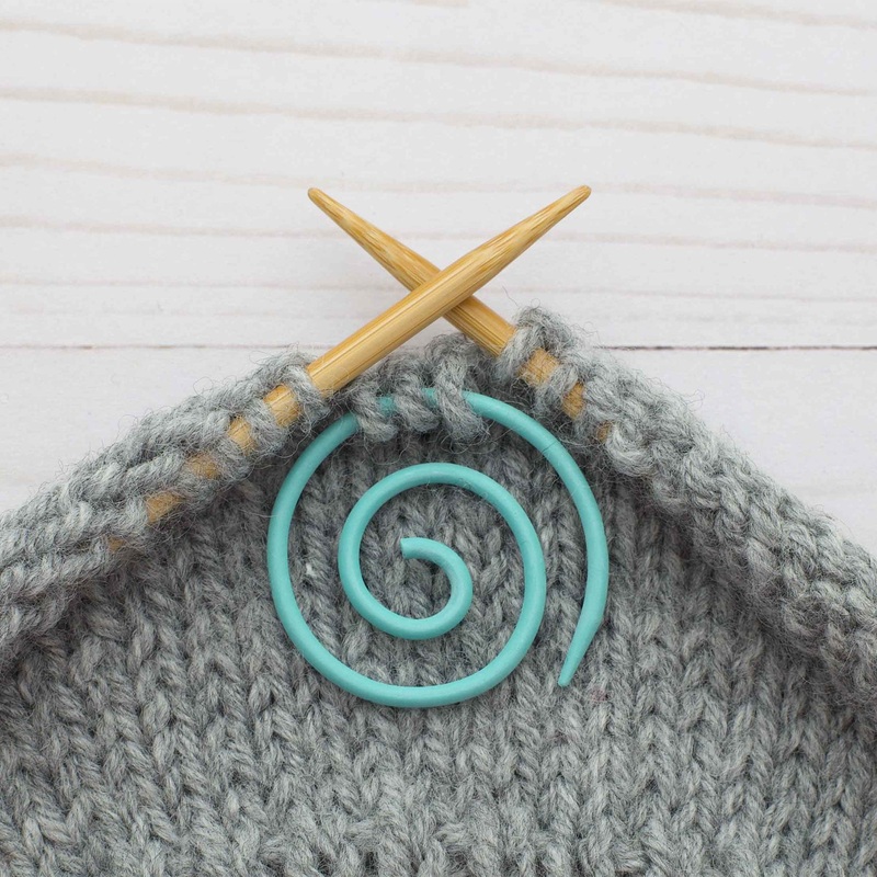Fox & Pine Stitches Spiral Cable Needle – Teal Spiral