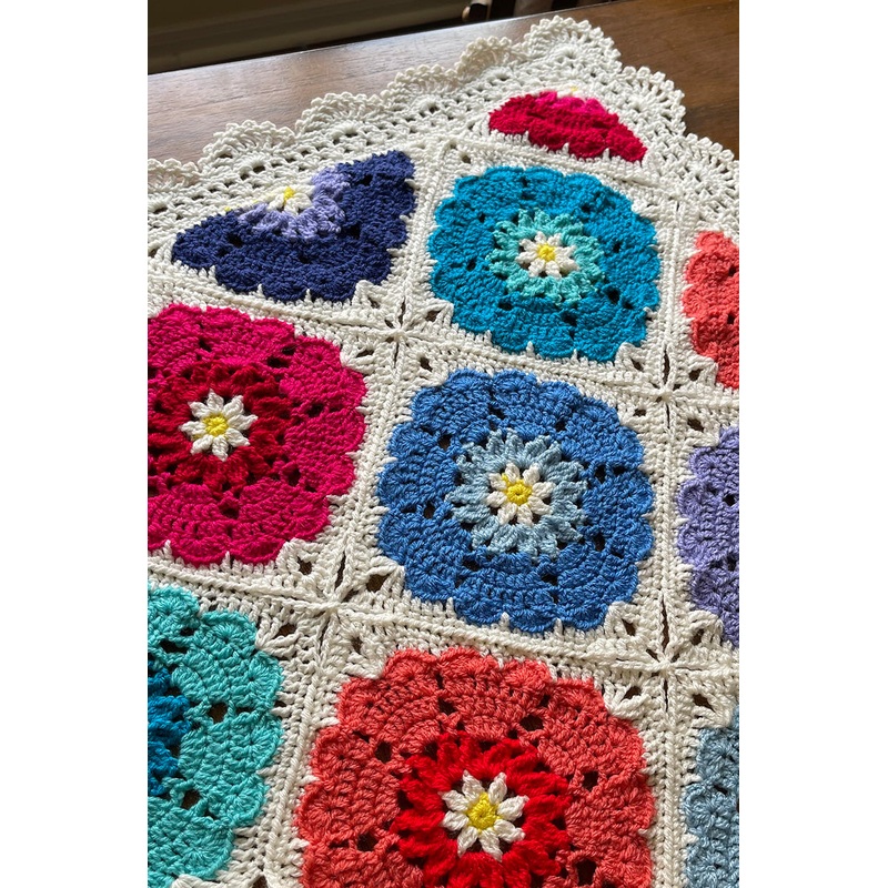 Scheepjes Hearts In Bloom Blanket Kit