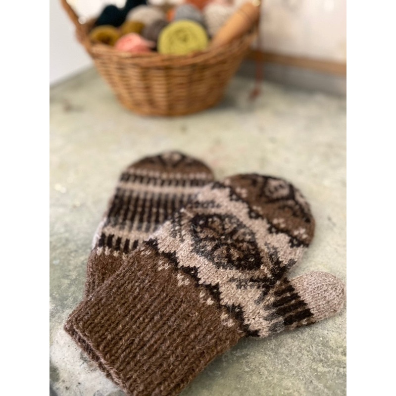 Hairst Mn Mittens by Gudrun Johnston
