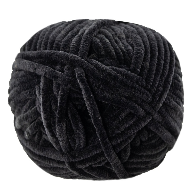 Universal Yarn Bella Chenille Yarn – 112 Black