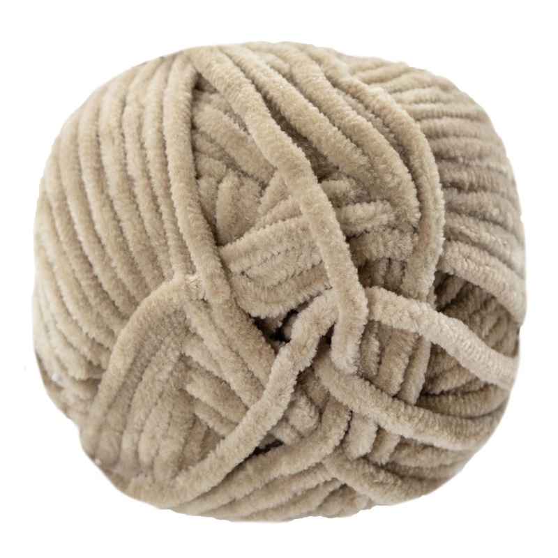 Universal Yarn Bella Chenille Yarn – 120 Sesame