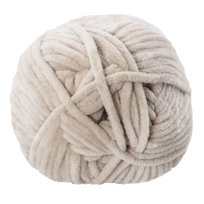 Universal Yarn Bella Chenille Yarn – 125 Oatmeal