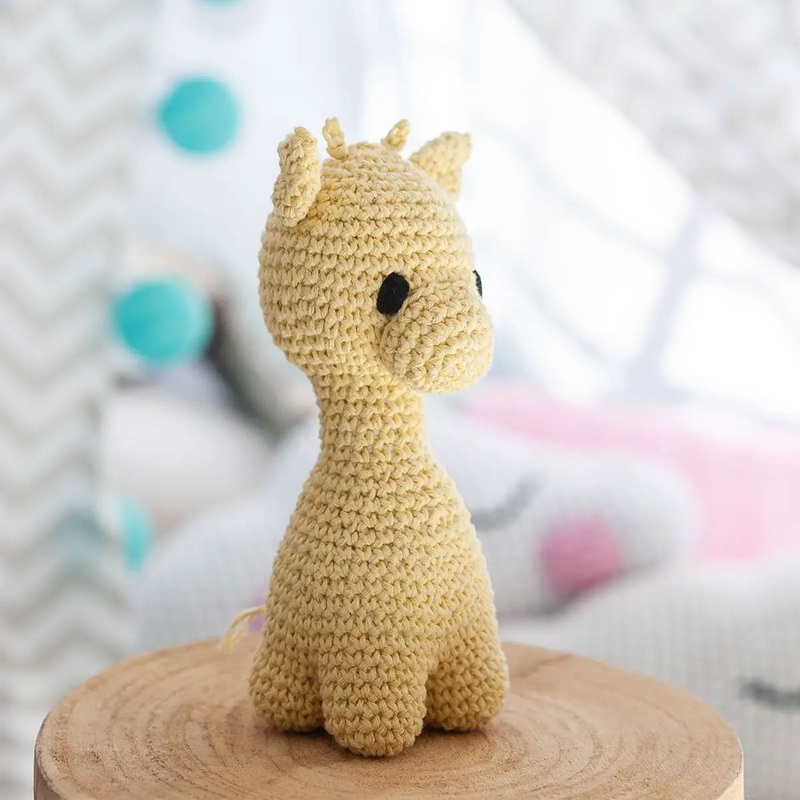 Hoooked Plush Crochet Toys – Giraffe Ziggy – Popcorn (yellow)