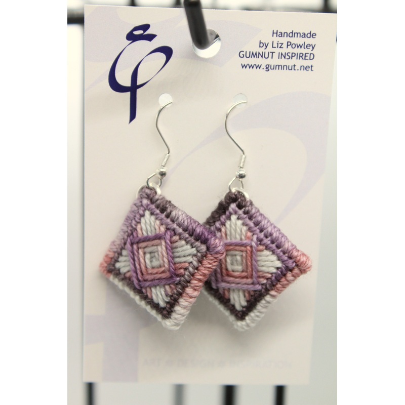 Earrings – Feathering It Out – (J2301)