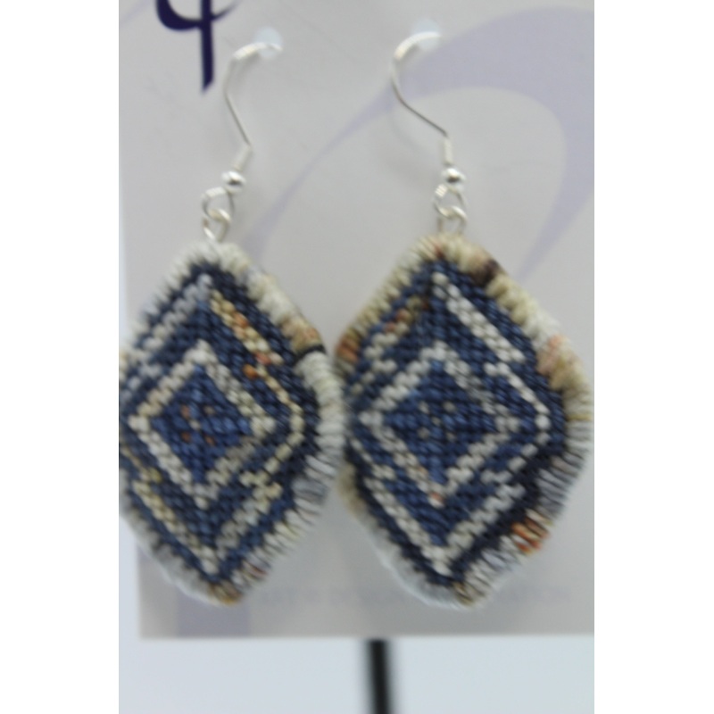 Earrings – Needlepoint  – Wolf + Deepess (J2314)