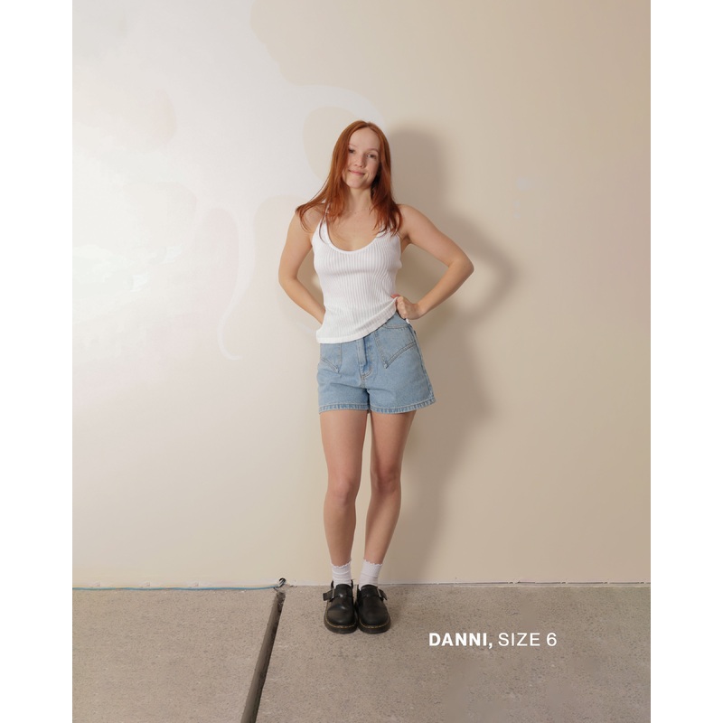 LOOKBOOK: CLOVER SHORT SIZE 6 NO 2