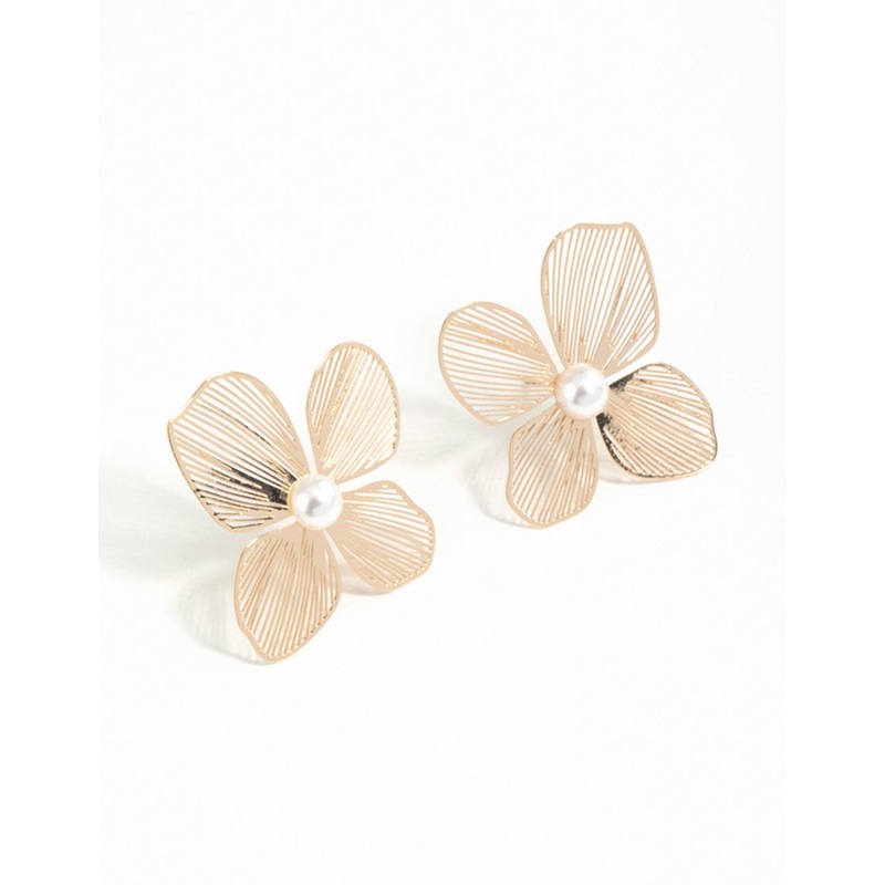 Gold Pearl Textured Flower Stud Earrings