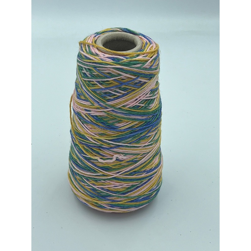 70% merino, 30% pretsnu poliamds no Filcom, Nm. 3/500, 350/100 gr, svars 123 gr, krsa: konfektes