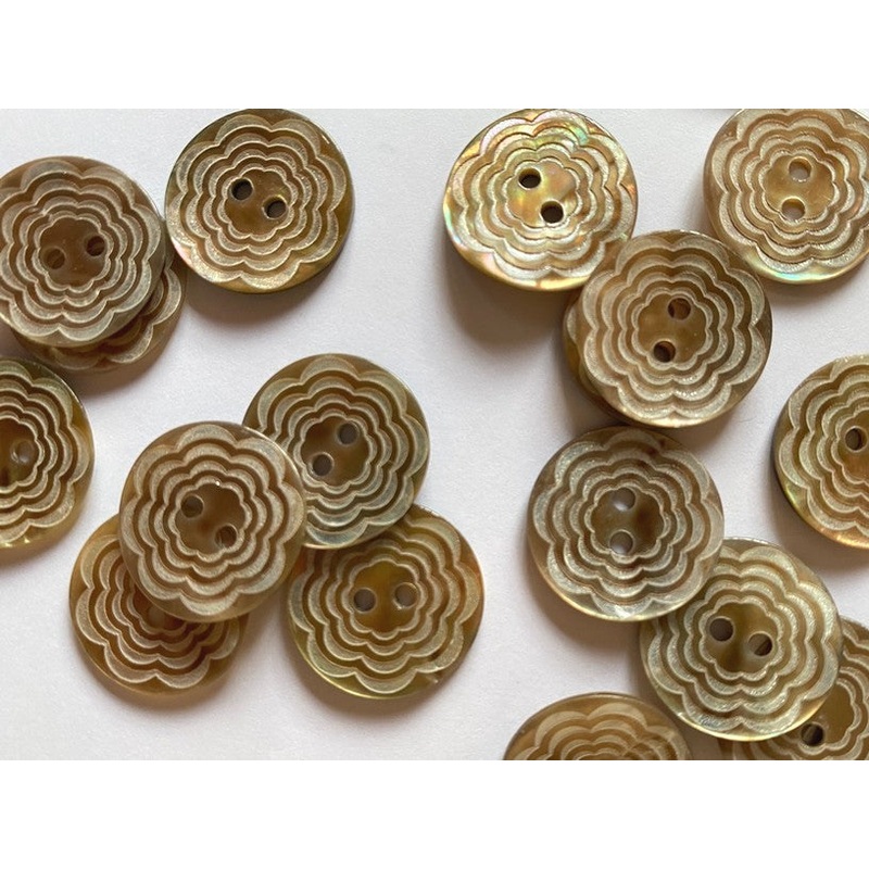 Caramel Shell with Laser Flower 18mm