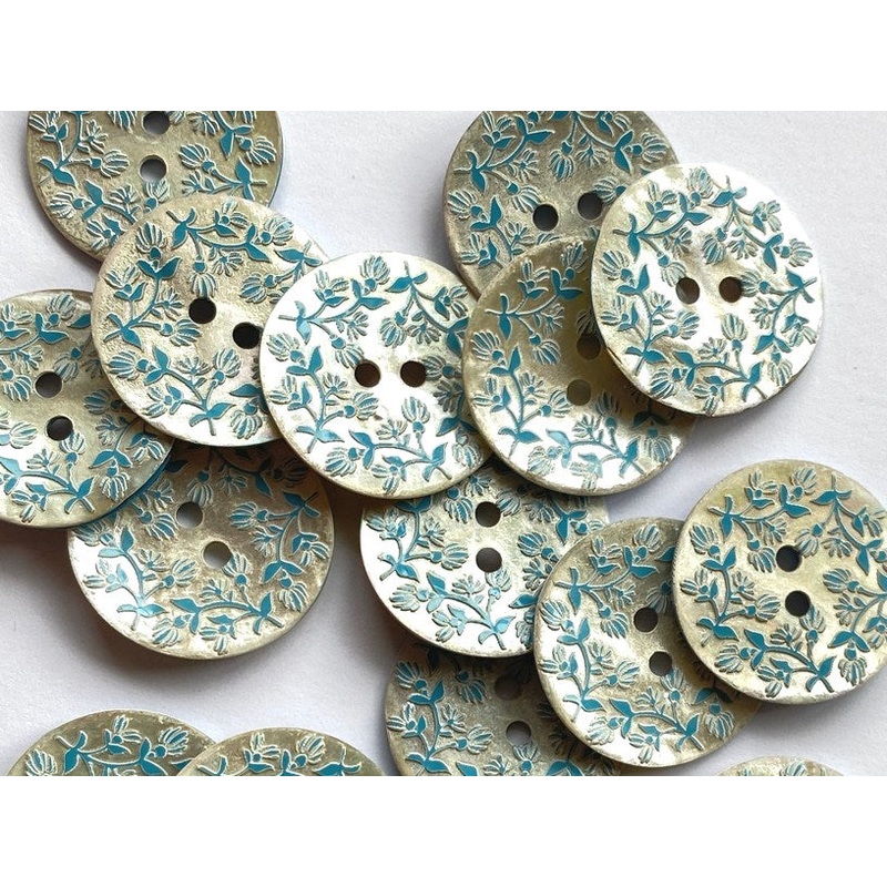 Natural Shell with Raised Turquoise Floral Design 22mm